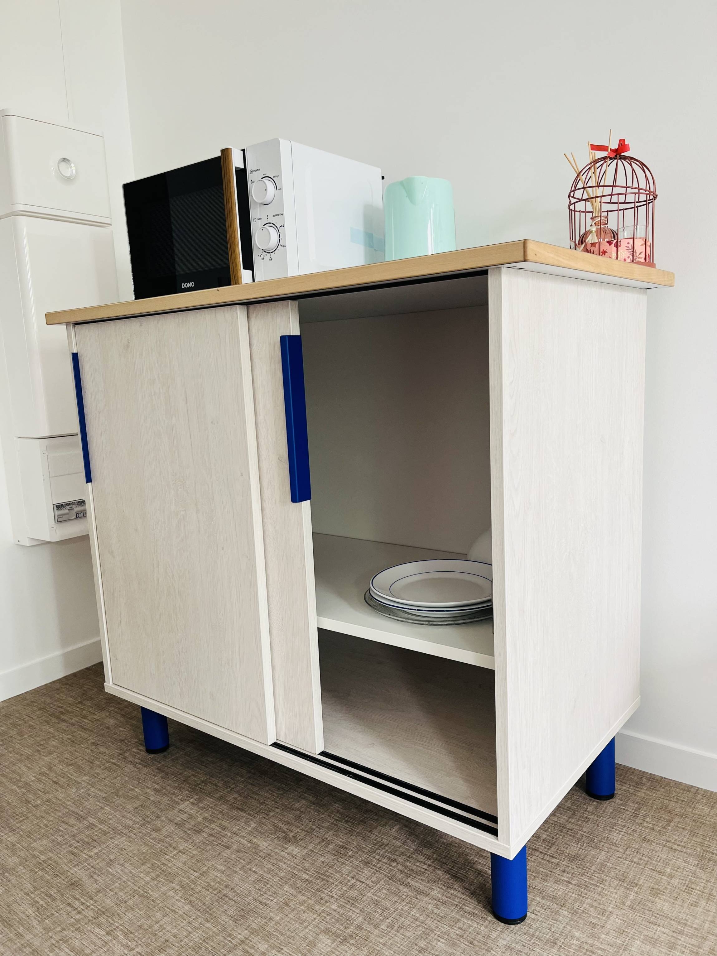 T1biskitchennette05-min